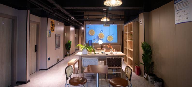 登巴客栈(上海莘庄地铁文化北广场店)图片
