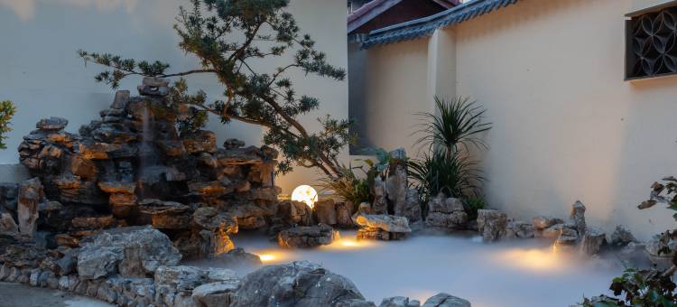 半夕庭院酒店(张公桥美食街乐山大佛景区店)图片