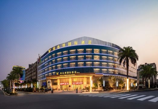 维也纳国际酒店（湛江雷州茂德公鼓城店）外景图