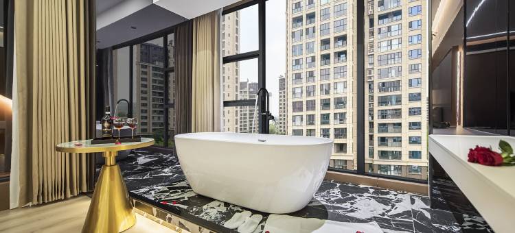 泊尔思顿酒店(隆昌新街里金沙时代广场店)图片