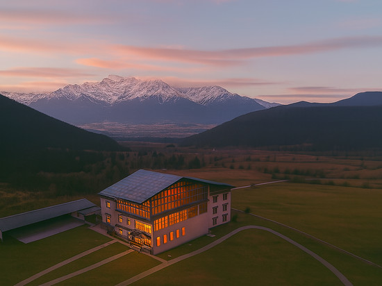 香格里拉·驰桑鼎珠|CinemaBath设计师藏式民宿(香格里拉机场店)