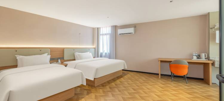 南丹泓泉雅居酒店(金芙蓉广场幸福城店)图片