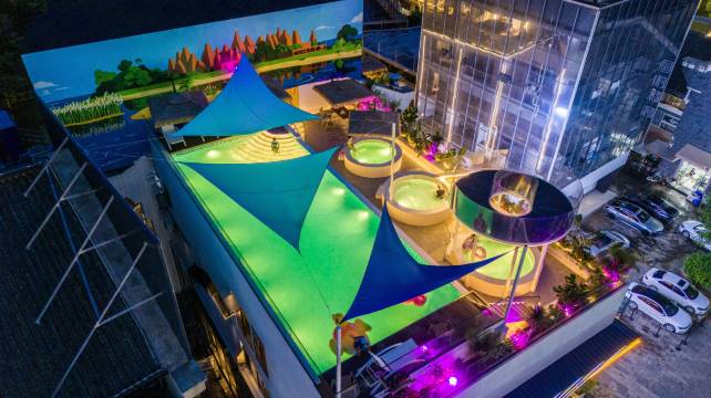 弥勒海湾瑞景温泉酒店(湖泉生态园湖泉半山温泉店)图片