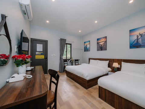 Napoli Hostel Cat Ba