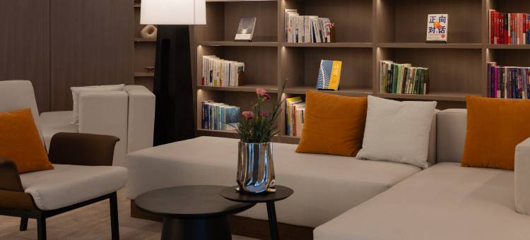 库尔勒人民广场建设桥亚朵酒店图片