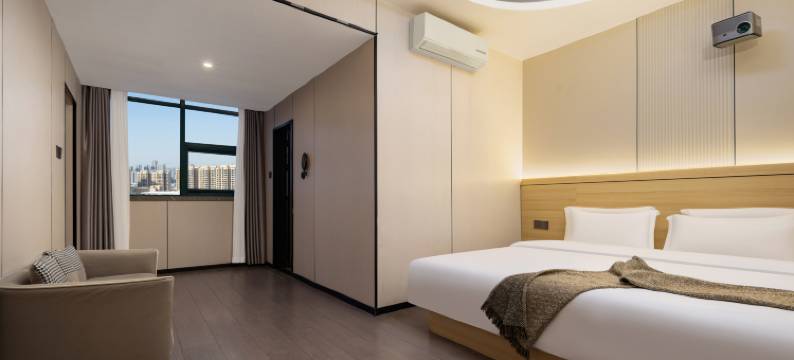 凯庭影院酒店(火车站东广场店)图片