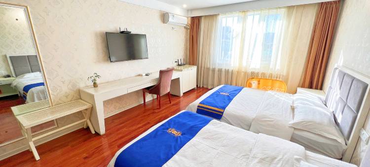 速8酒店(张家口崇礼区庆典广场酒店)图片