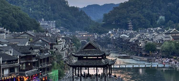 凤凰古城·江上星眠Haven丨180°观景美学度假美宿(南华桥店)图片