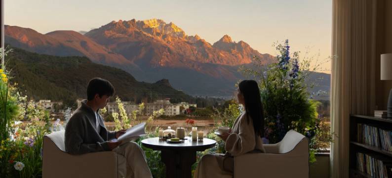 山眷云︱日照金山·臻选雪山全幅画景度假行馆(束河古镇店)图片