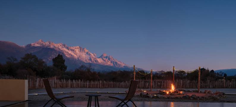 不晚里予·日照金山｜雪山全景度假酒店(白沙古镇店)图片