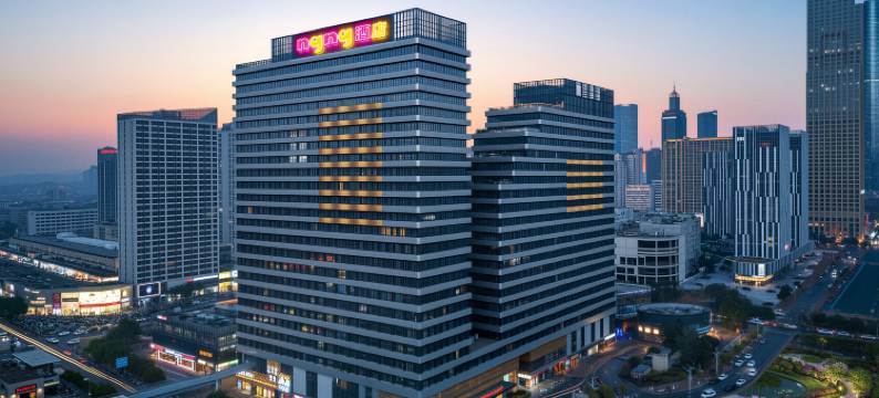 南昌NGNG酒店(红谷滩万达广场卫东地铁站店)图片