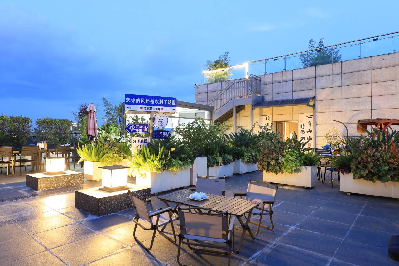 都江堰源东雅居酒店(融创乐园熊猫谷店)图片