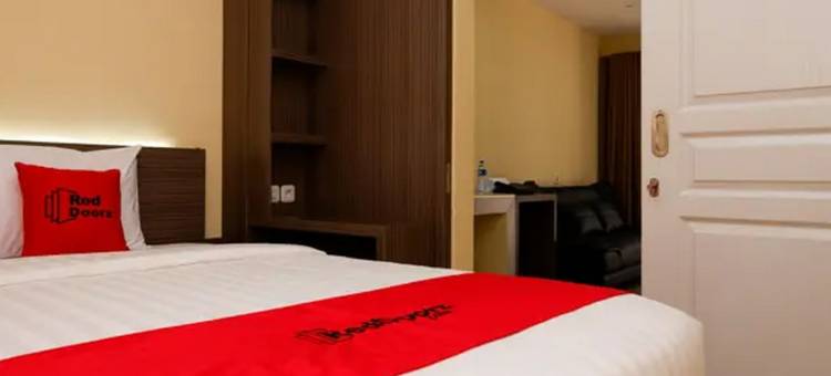 三宝垄红多兹 Plus Paragon购物中心家庭旅馆(RedDoorz Plus Near Paragon Mall Semarang)图片