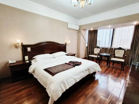 洛阳新旋宫旅游酒店(万达广场周王城广场地铁站店)