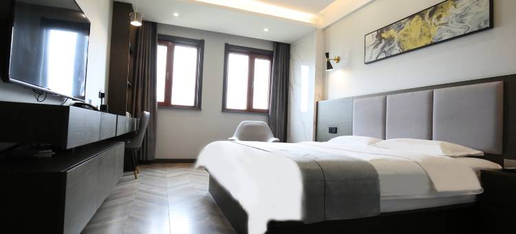 轻住·悦享酒店(张家口建工机场智能店)图片