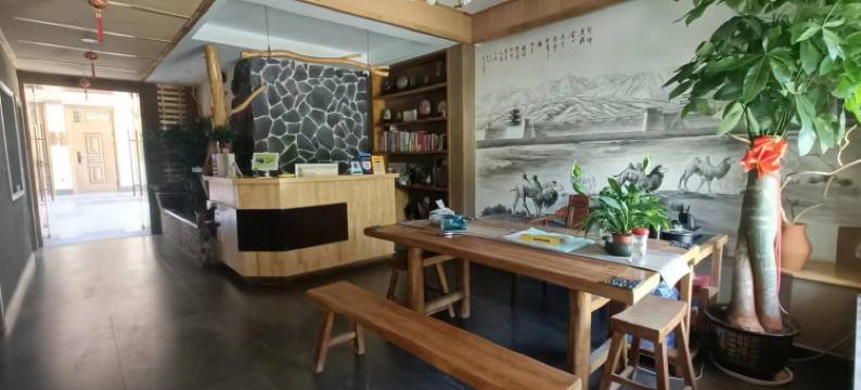 嘉峪关西域客栈(名嘉汇店)图片