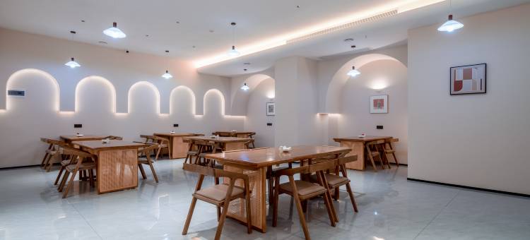 云泊居里酒店(西双版纳景洪告庄西双景星光夜市店)图片