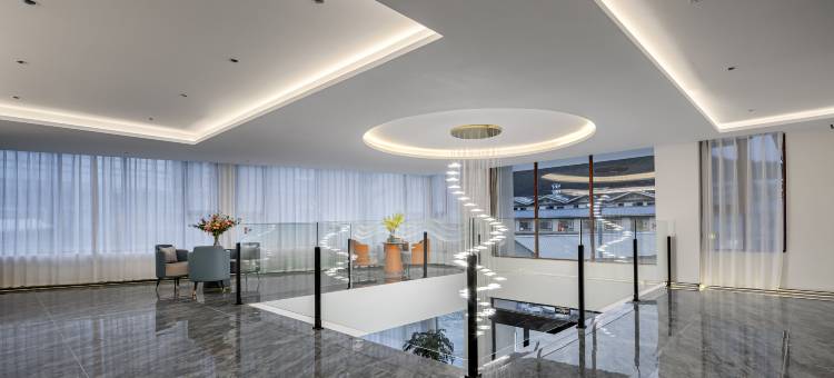 鹿鸣云居·富氧轻奢度假美宿(香格里拉独克宗古城店)图片