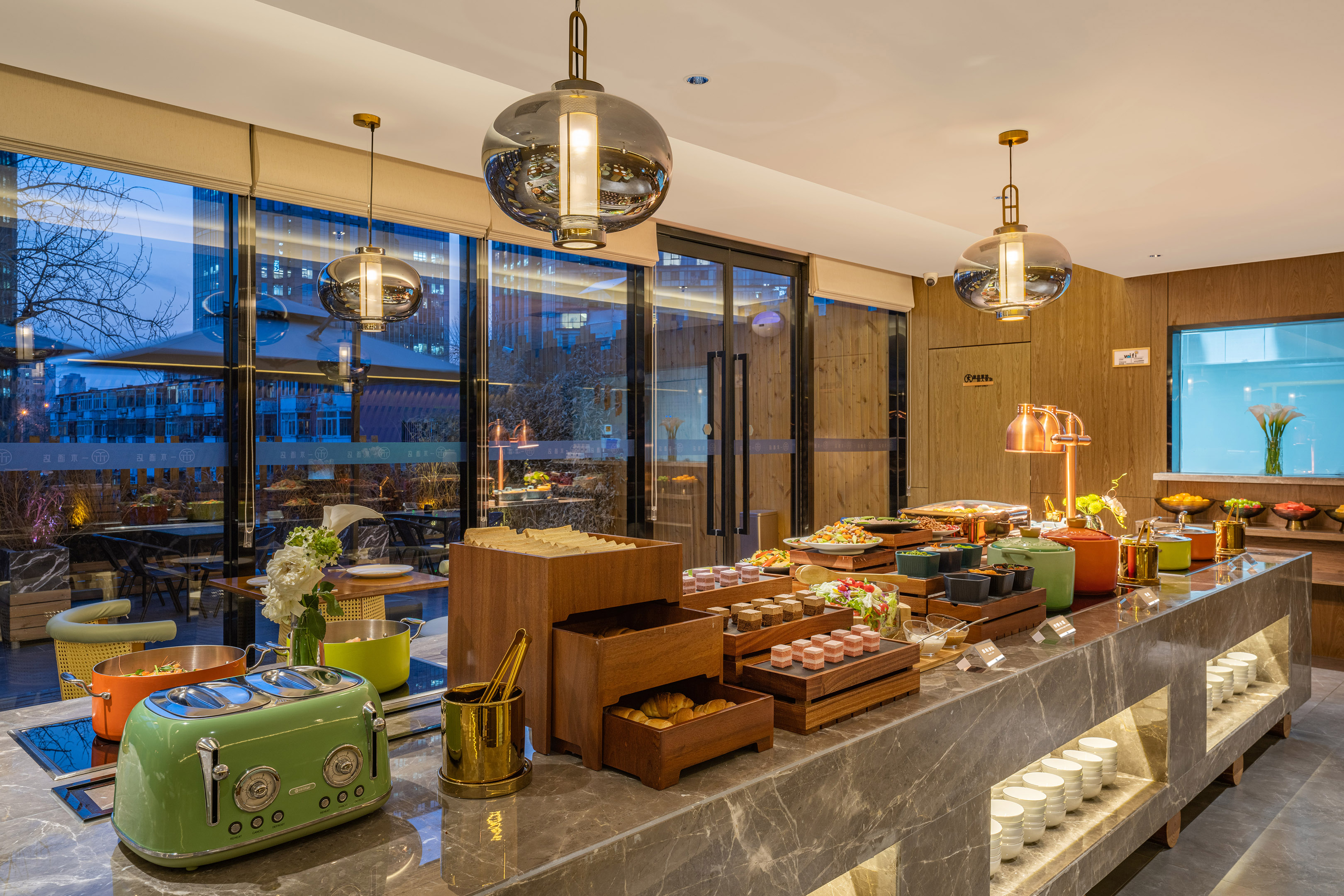 Chonpines Hotel (Beijing Sanyuanqiao Yansha Embassy District Store)Over view