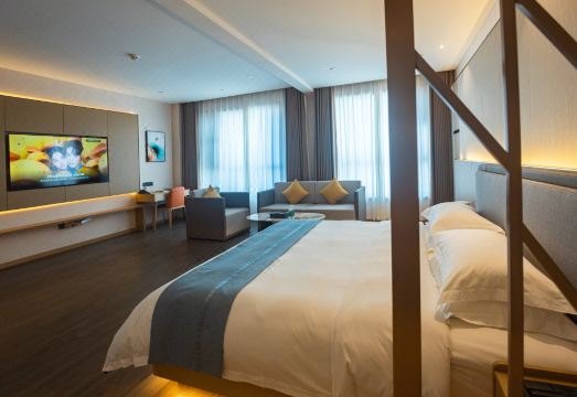 Qianyue Hotel (Qingyang Xifeng Airport Branch)Hotel Overview