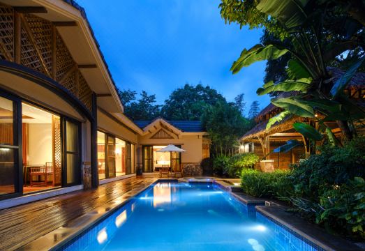 峨眉山乌兰度假酒店外景图