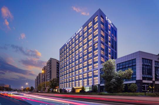 YICHILL 亦呈酒店(长沙黄花国际机场木马塅地铁站店)