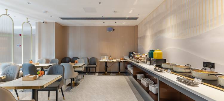 艺龙安云酒店(合肥淮河路步行街三孝口地铁站店)图片