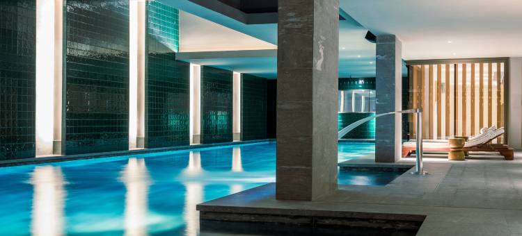 巴黎基金会酒店(近Pont Cardinet，地铁14号线，火车J/L线)(Hotel La Fondation Paris)图片