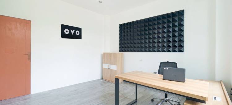 Capital O 94374 维斯玛邦戈(Hotel O Palmerah Near Binus University Formerly Wisma Bango)图片