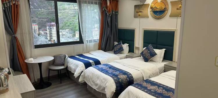 雅江峡谷观景商务民宿图片