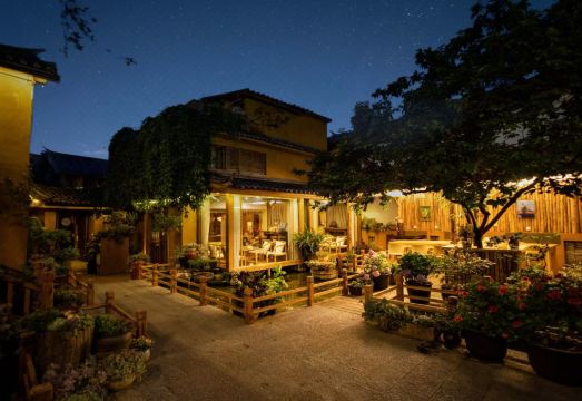 剑川十二客栈外景图