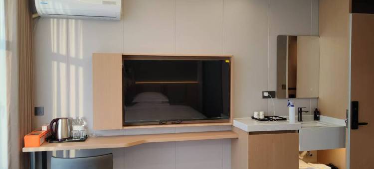 如云酒店(乌鲁木齐市交通职业大学店)图片