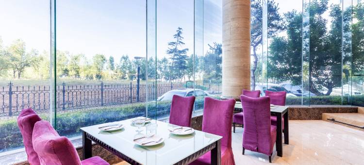 启明假日酒店(威海半月湾沙滩店)图片