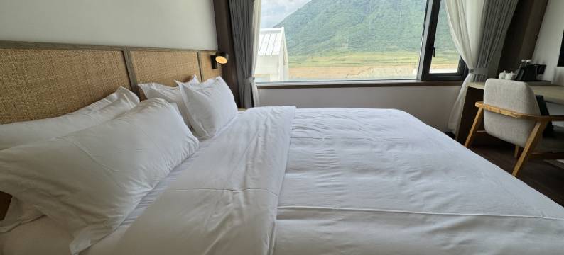 冶勒湖科考酒店图片