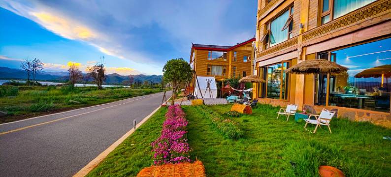 泸沽湖隐缦·全湖景星空主题度假酒店图片