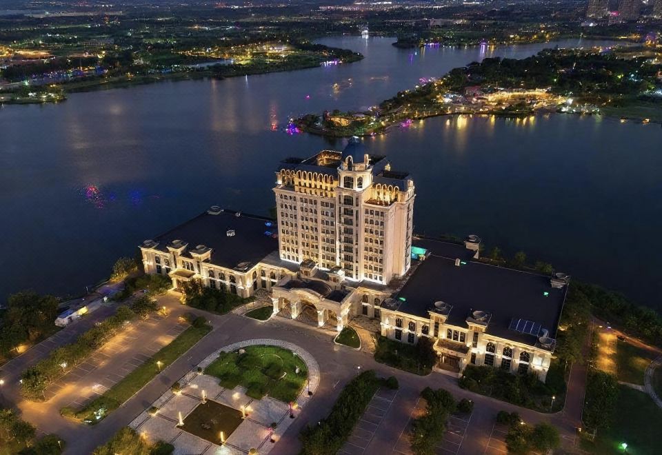 蓝海钧华大饭店（滨州白鹭湖湿地公园店）外景图