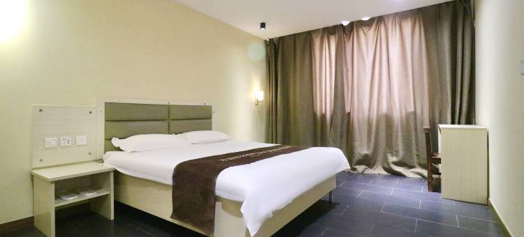 鸿尊酒店(营口火车站深港购物中心店)图片