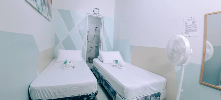 RedDoorz near Mariners Legazpi图片