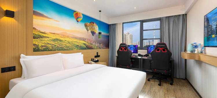 竞悦电竞民宿(孝感湖北工程学院店)图片