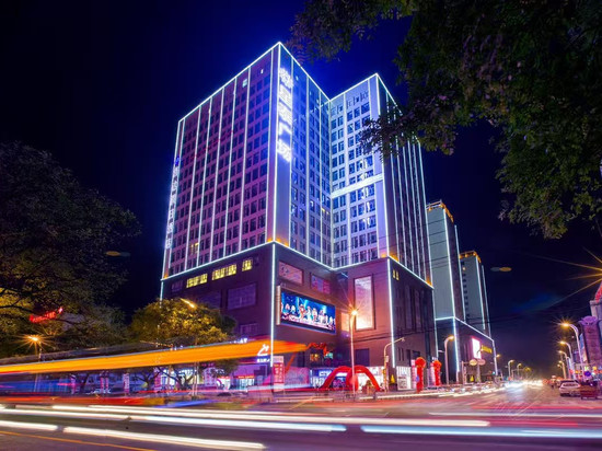 平凉喜达假日酒店(南门夜市柳湖公园店)