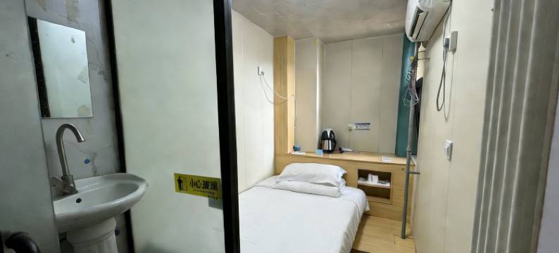 郑州入梦客栈(郑大一附院郑东院区店)图片