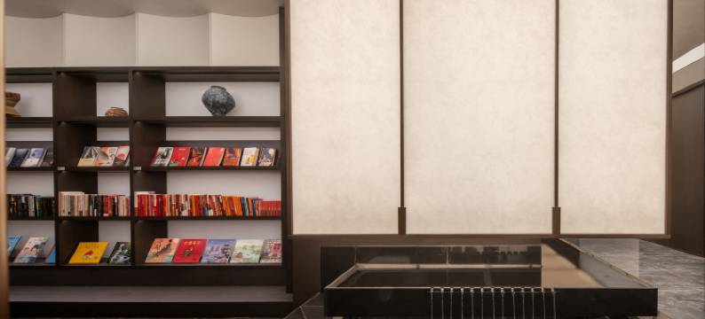 重庆解放碑临江门地铁站亚朵酒店图片