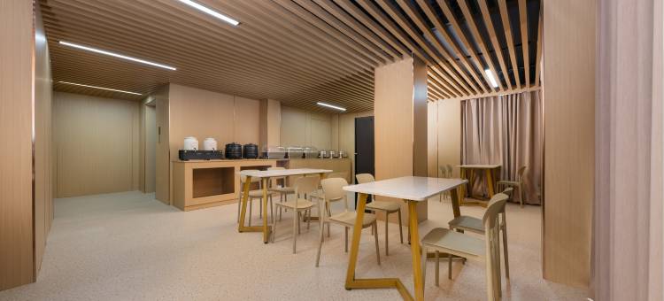 橙子酒店(汕尾二马路美食街店)图片