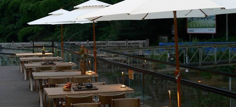 峨眉山和院半山溪语酒店(万年寺店)图片
