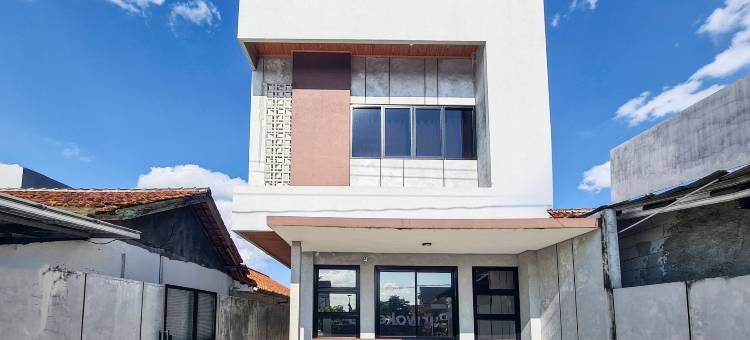 红多兹家庭旅馆普禾加多火车站2(RedDoorz near Stasiun Purwokerto 2)图片