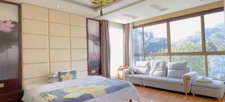 雨山居酒店(峨眉山报国寺店)图片