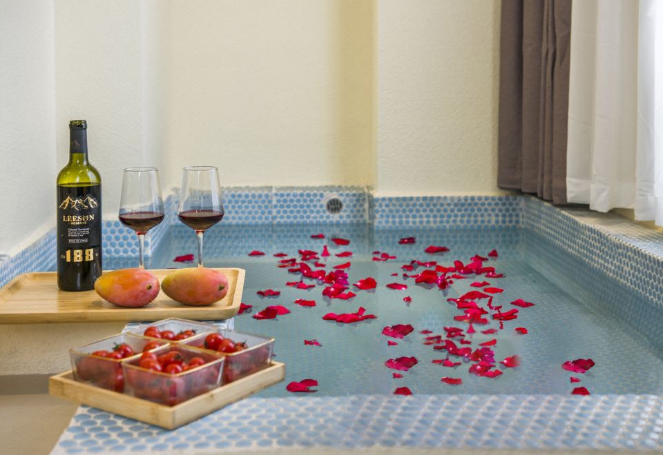 Shiguangxuan Hotel (Chengdu Daxuan High-speed Railway Station) Hotel Overview