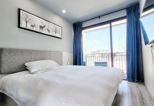 Beach Paradise Light Residence Hotel (Tangshan International Shapai Park Shop)Hotel Overview