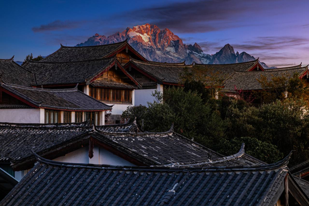 丽江古城·半山漫庭·日照金山雪山胜景观景度假民宿(四方街店)图片