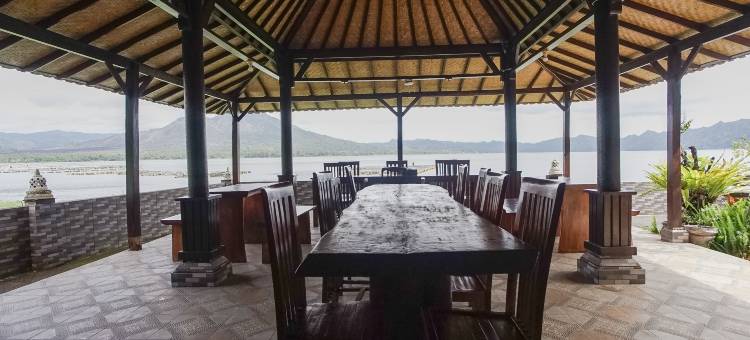 巴鲁纳湖畔景观酒店(Baruna Lakeside View)图片